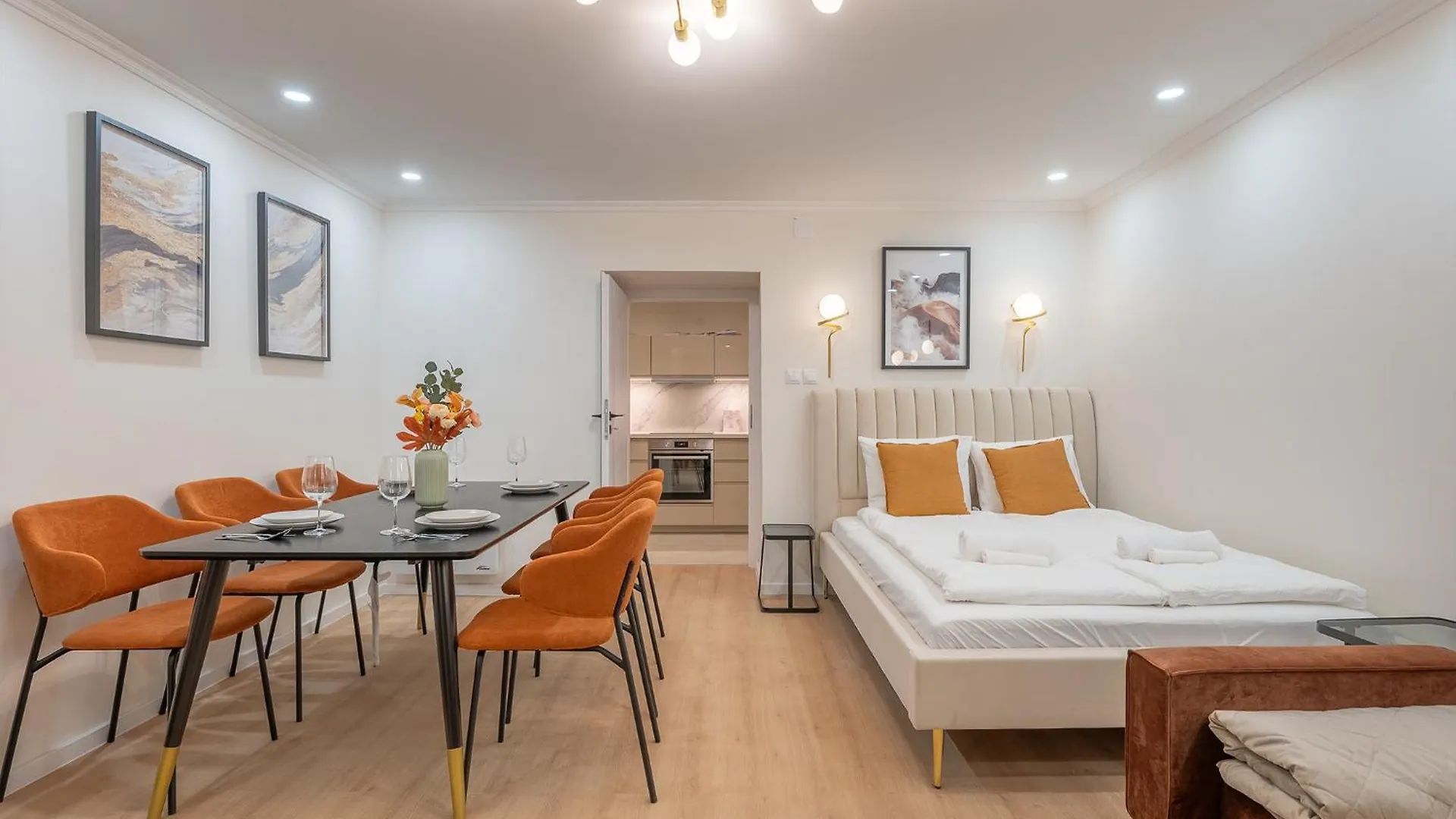 Luxury & Quiet Central Apartment Near Newyorkcafe بودابست
