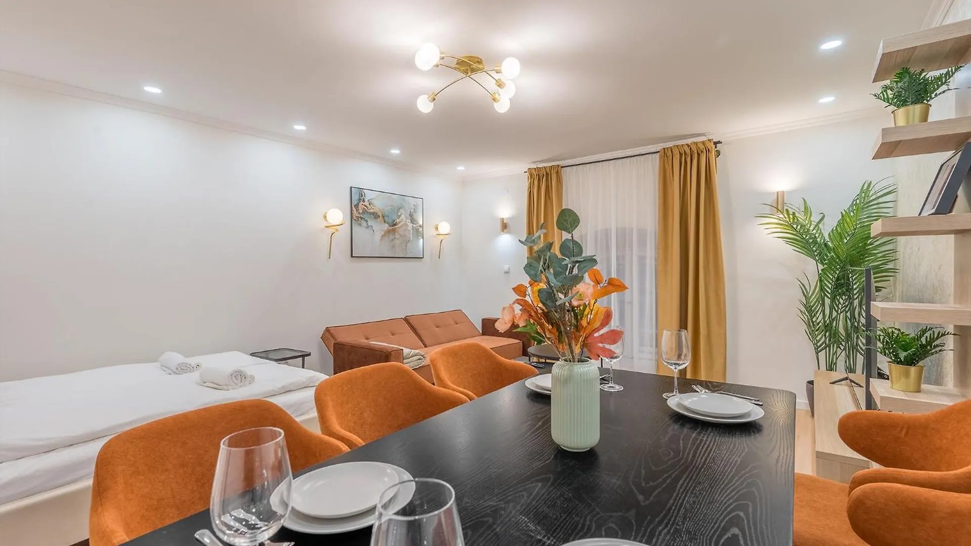 Luxury & Quiet Central Apartment Near Newyorkcafe بودابست