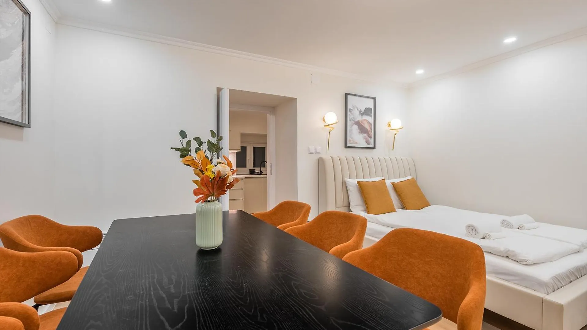 Luxury & Quiet Central Apartment Near Newyorkcafe بودابست